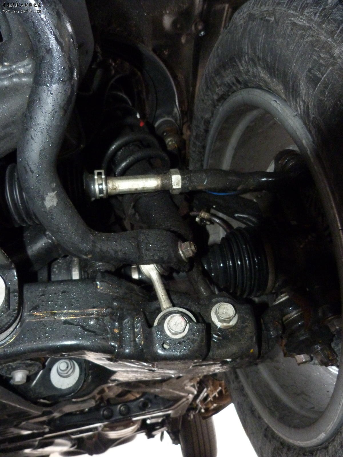 LX-570-front-suspension.jpg