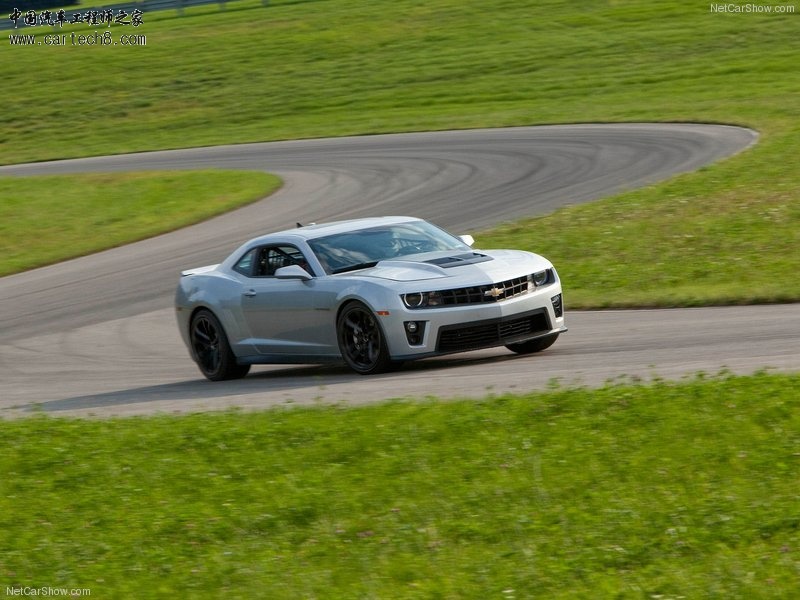 Chevrolet-Camaro_ZL1_2012_800x600_wallpaper_0b.jpg