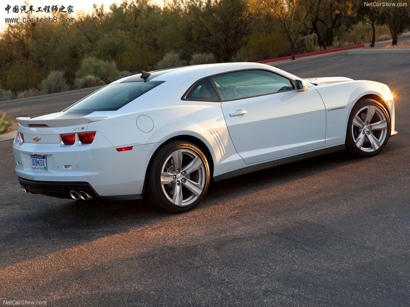 Chevrolet-Camaro_ZL1_2012_800x600_wallpaper_11.jpg