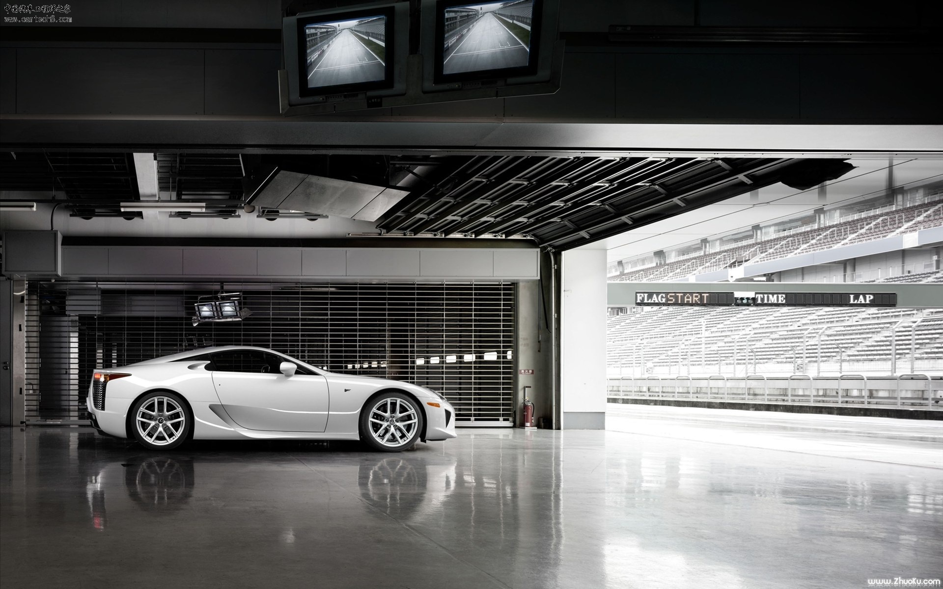 Lexus-LFA-2012-widescreen-05.jpg