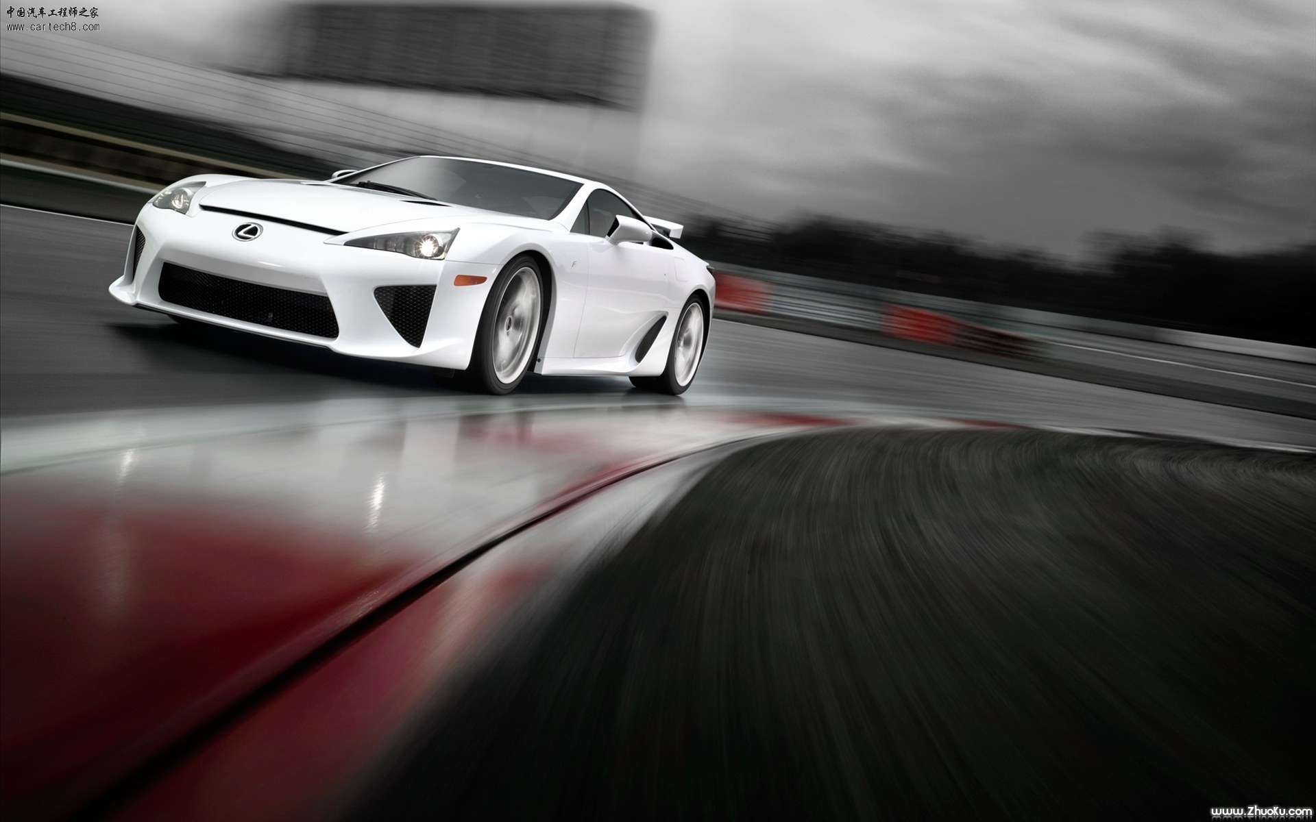Lexus-LFA-2012-widescreen-08.jpg