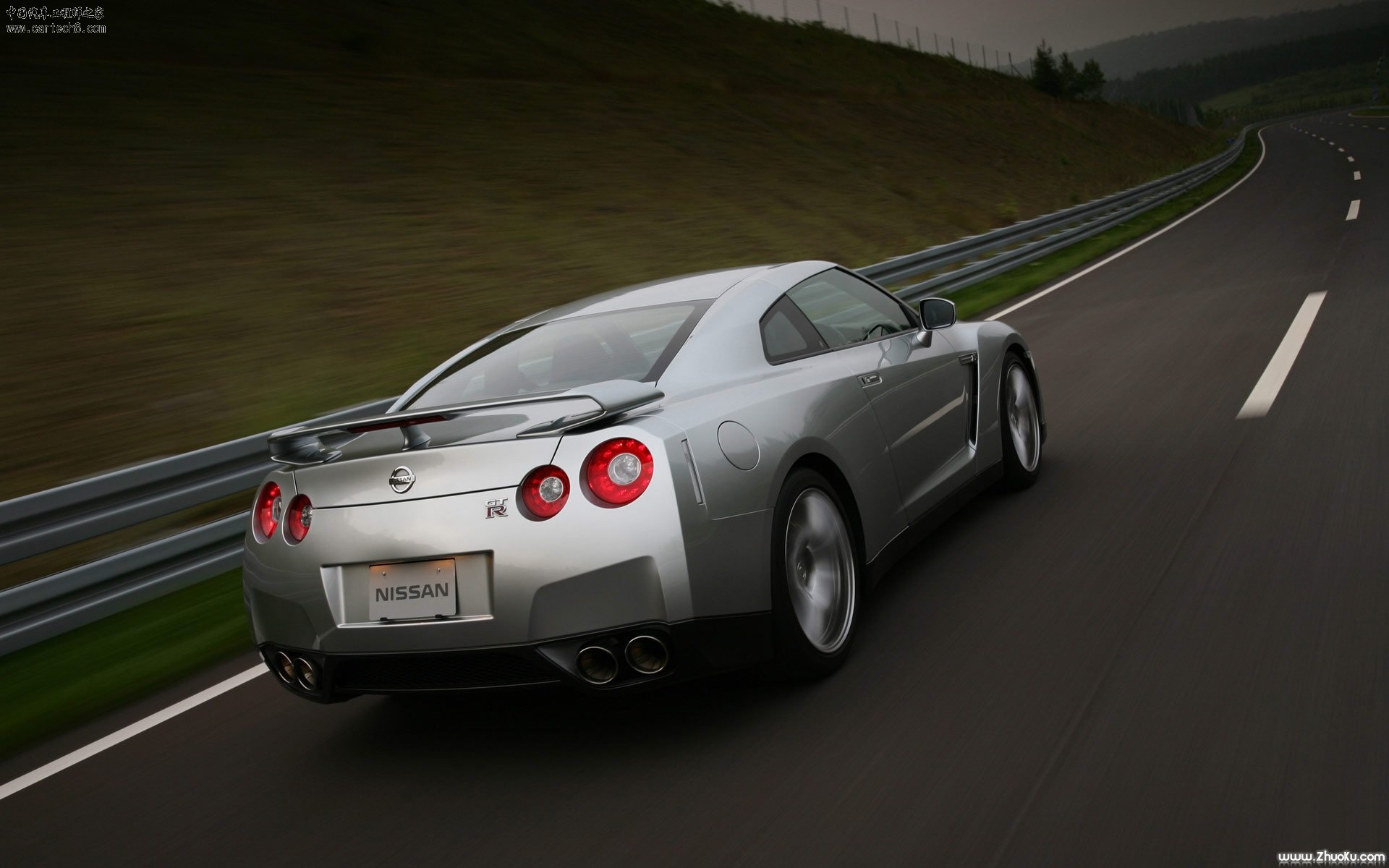 Nissan_gt-r05.jpg
