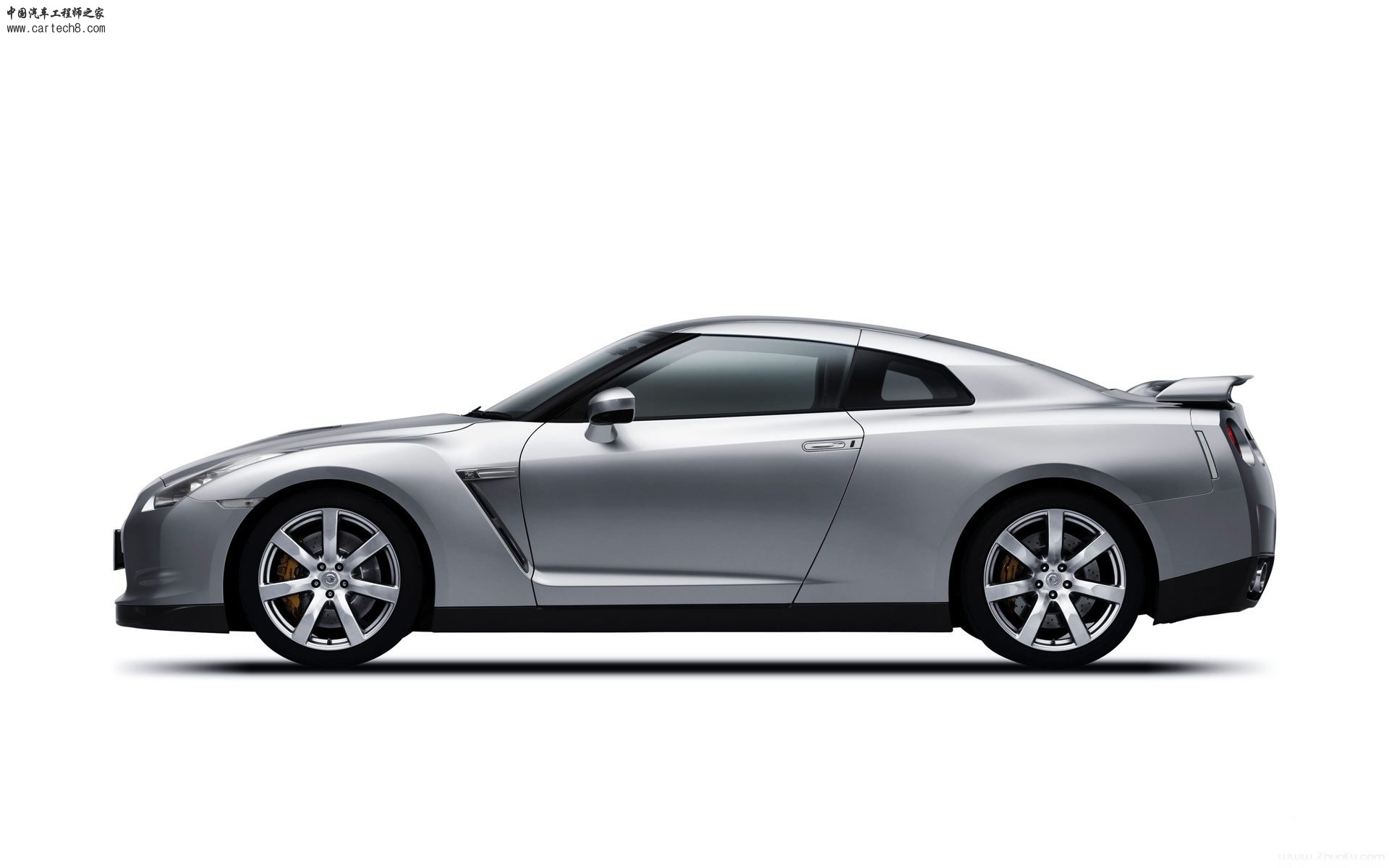 Nissan_gt-r12.jpg