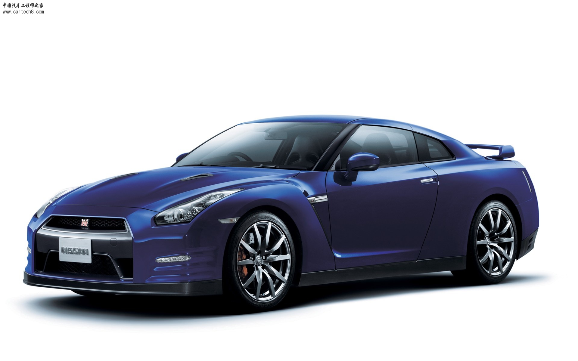 Nissan-GT-R-2011-widescreen-03.jpg
