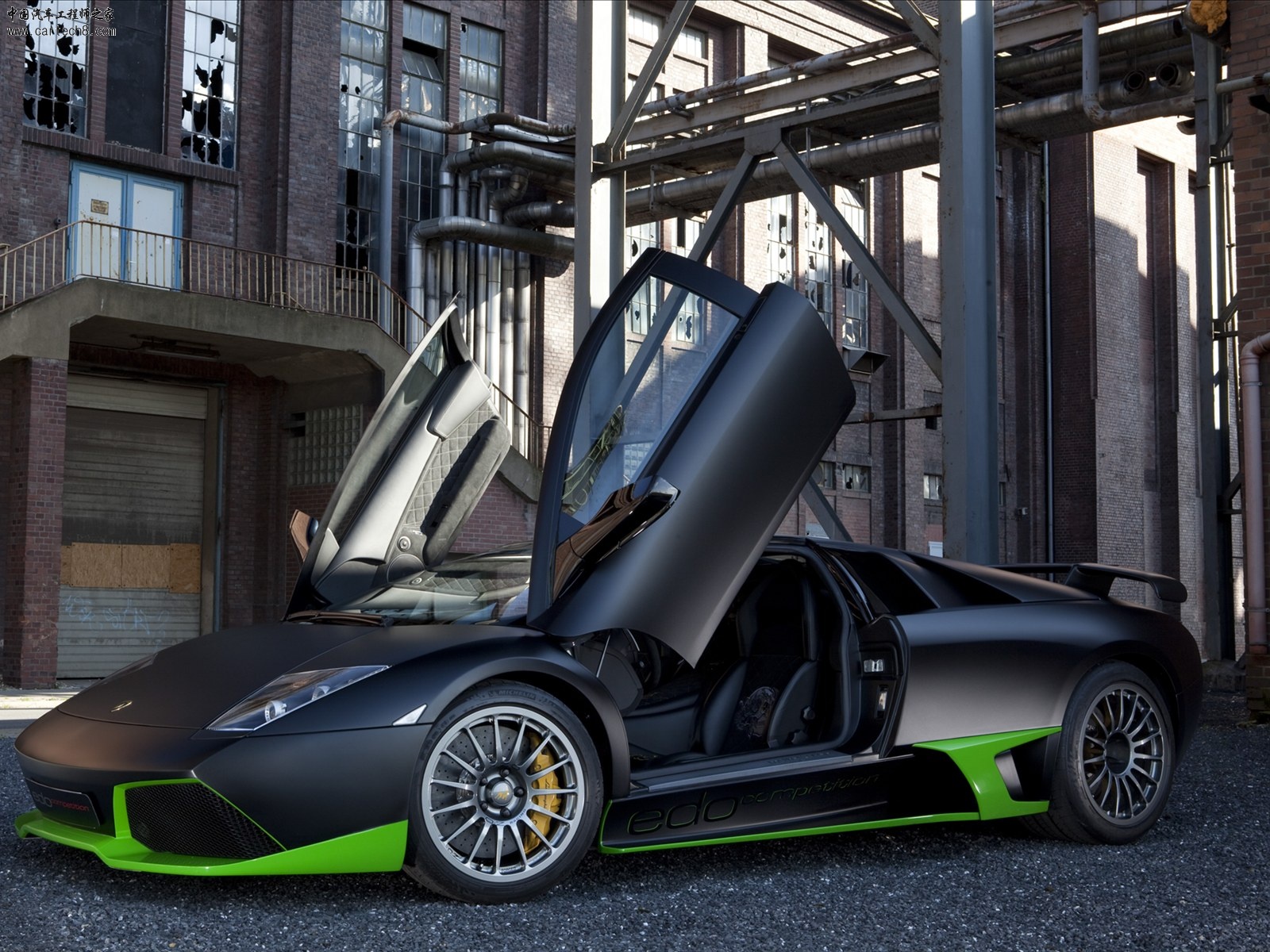 Lamborghini04.jpg