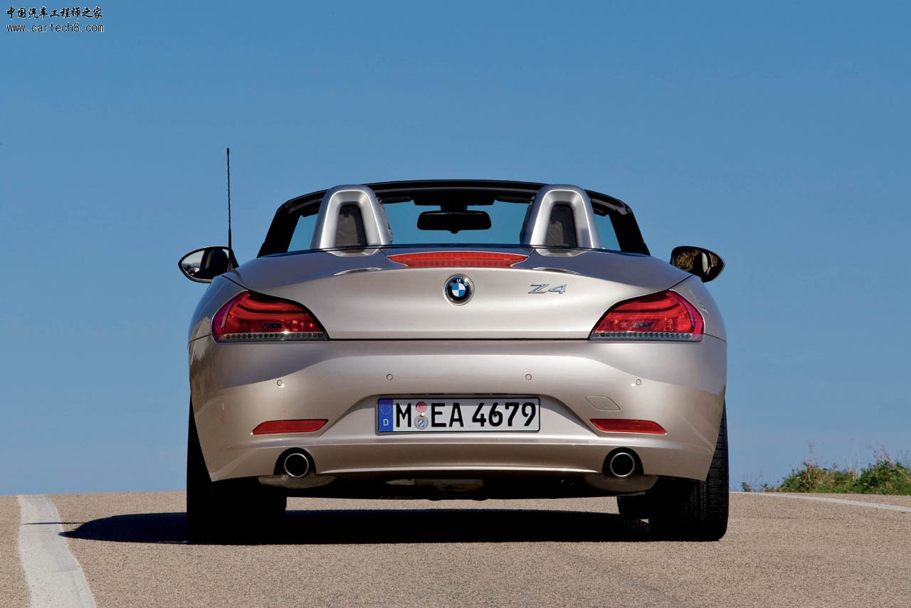 2010_z4_hi_15.jpg
