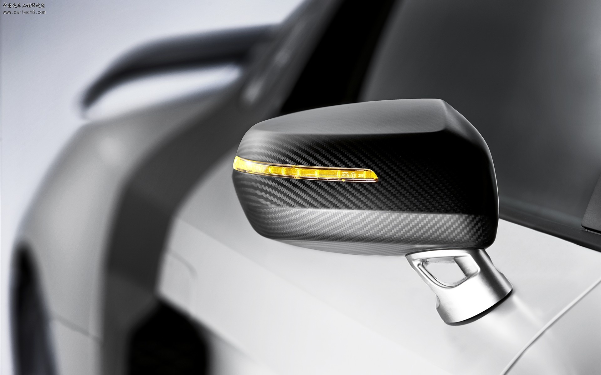 Audi-R8-GT-2011-widescreen-01.jpg