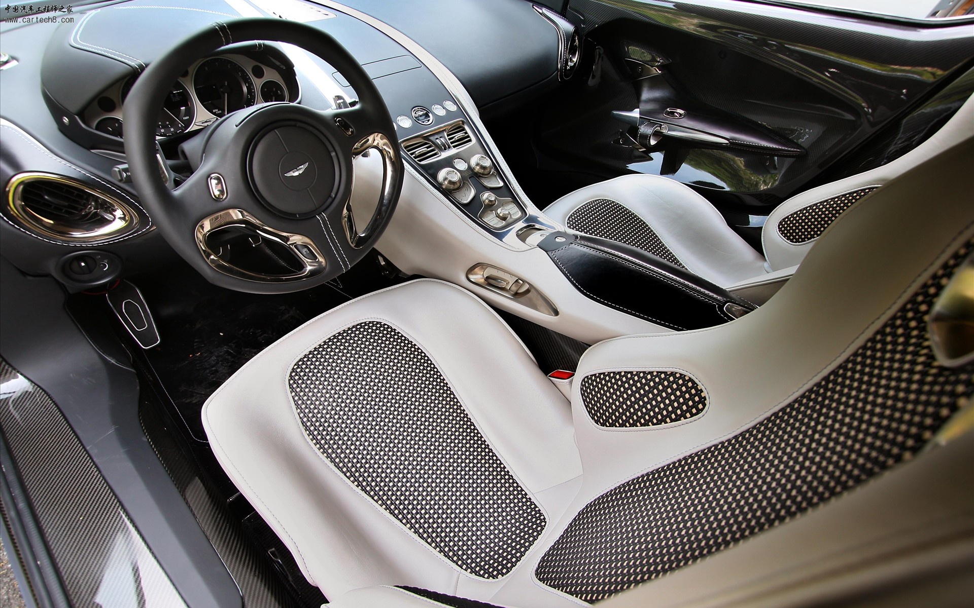 aston-martin-one-77-widescreen-03.jpg