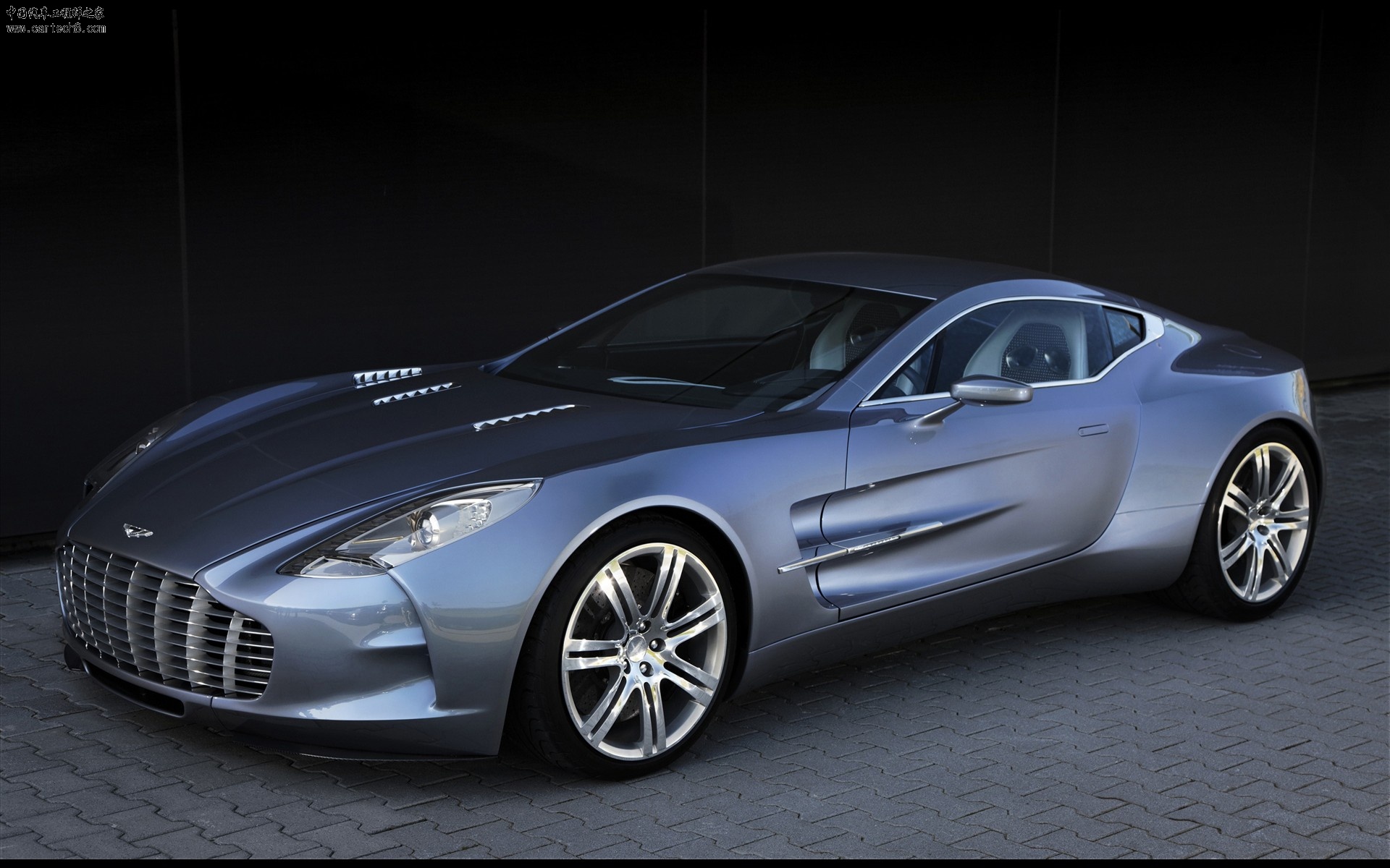 aston-martin-one-77-widescreen-07.jpg