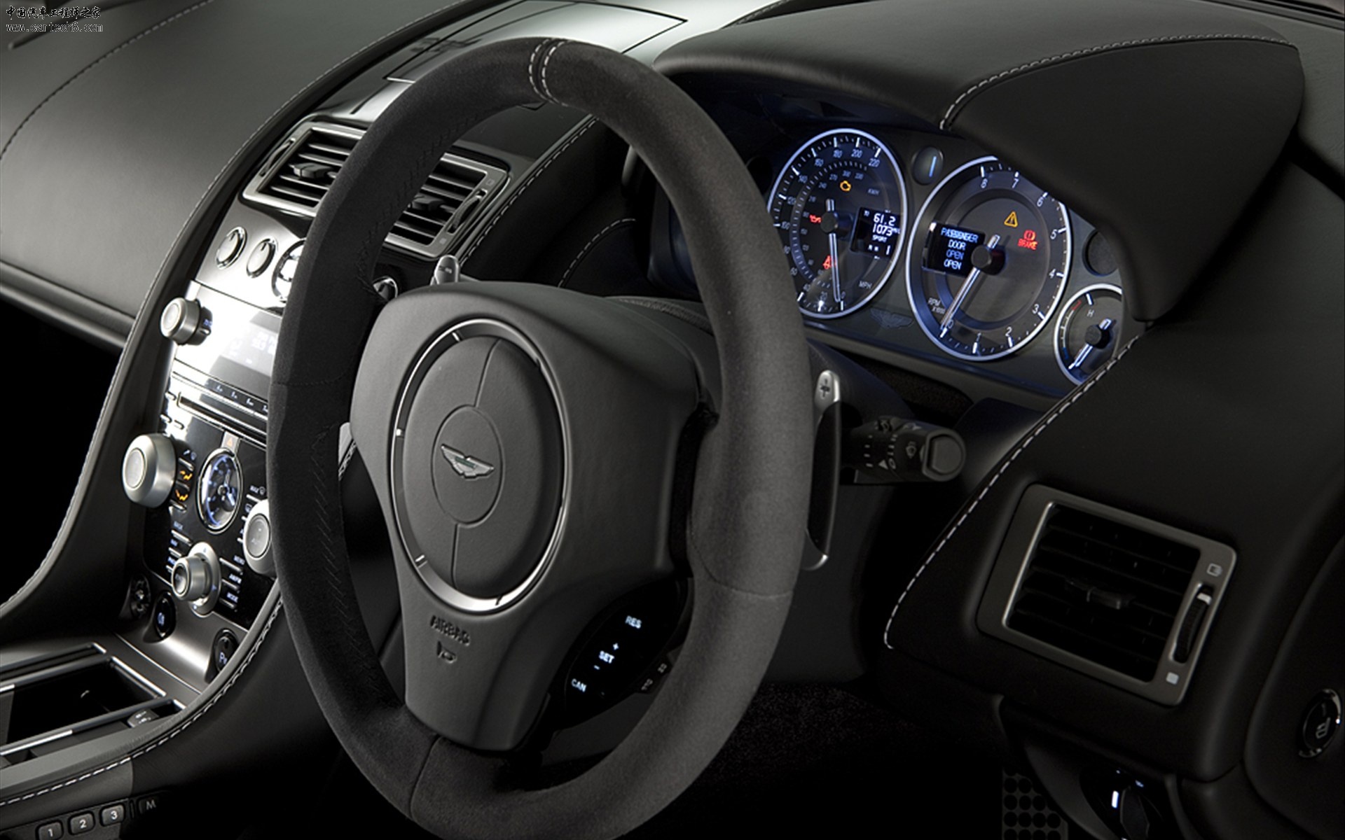 Aston-Martin-V8-Vantage-N420-2011-widescreen-09.jpg