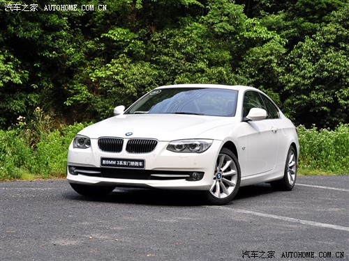 2011款 335i双门轿跑车.jpg