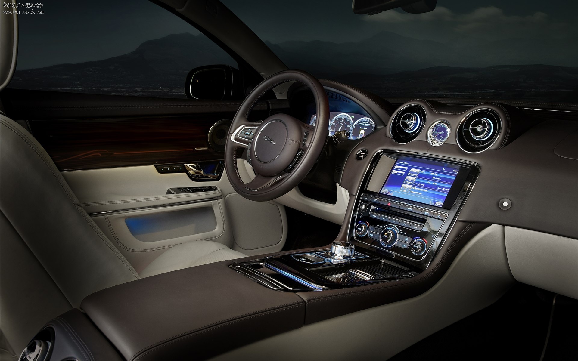 汽车捷豹 XJ-04.jpg