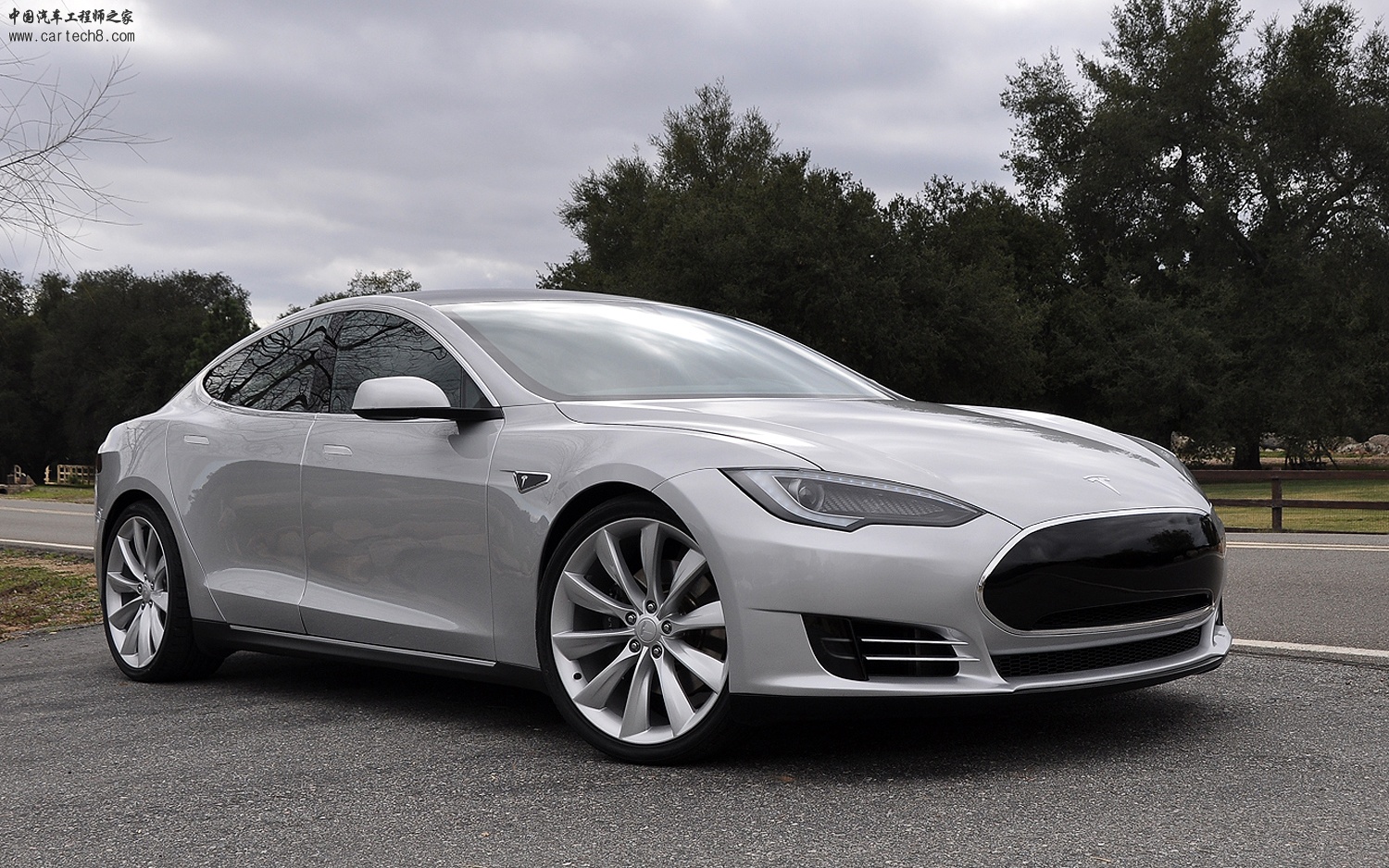 2012-Tesla-Model-S-passengers-side-front-three-quarters.jpg