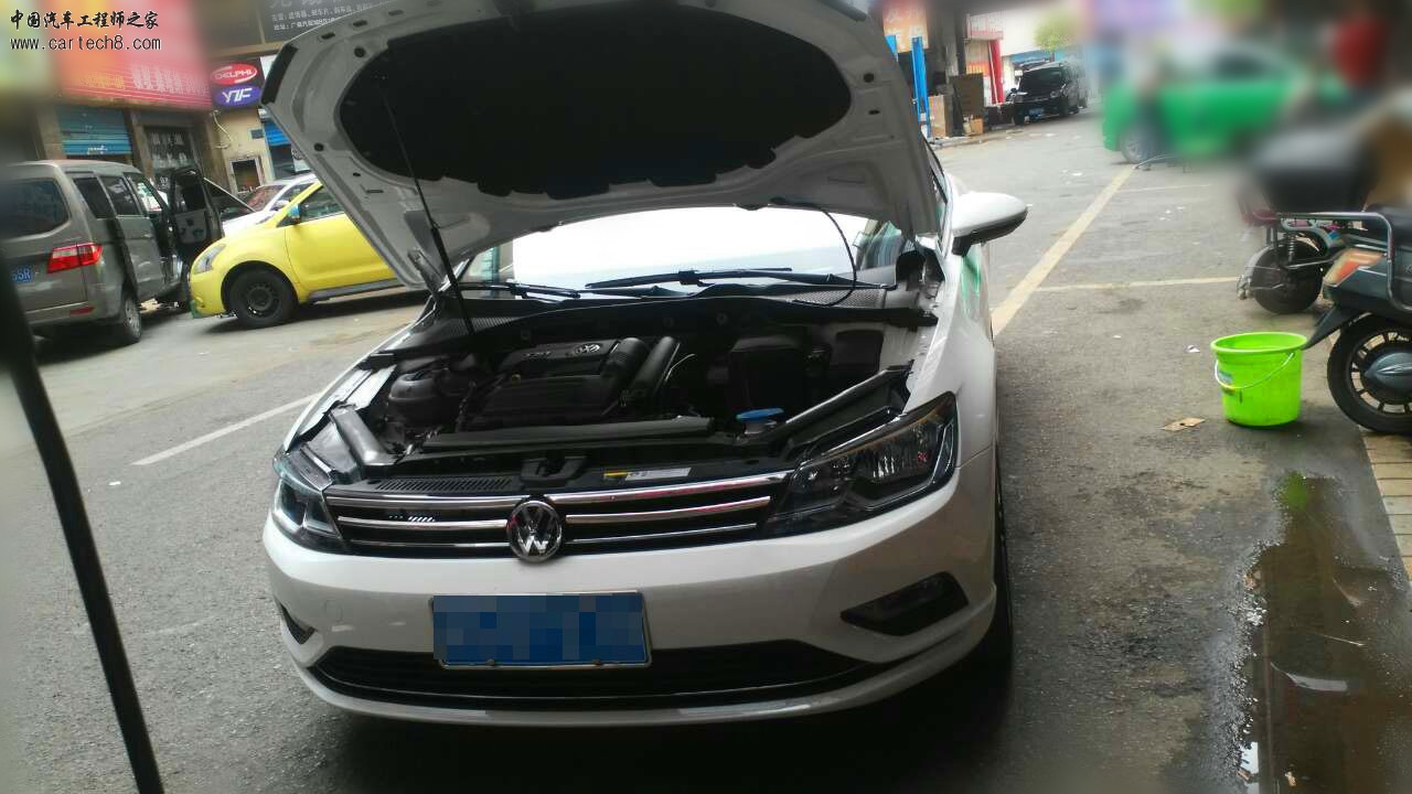 盖子打开了，师傅看过准备开始拆车了.jpg