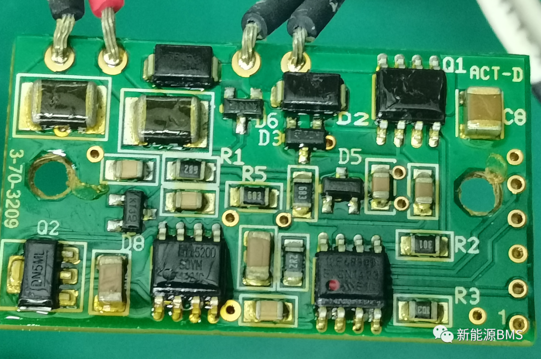 一起了解BMS上高压继电器中的辅助触点与外部节能板w20.jpg