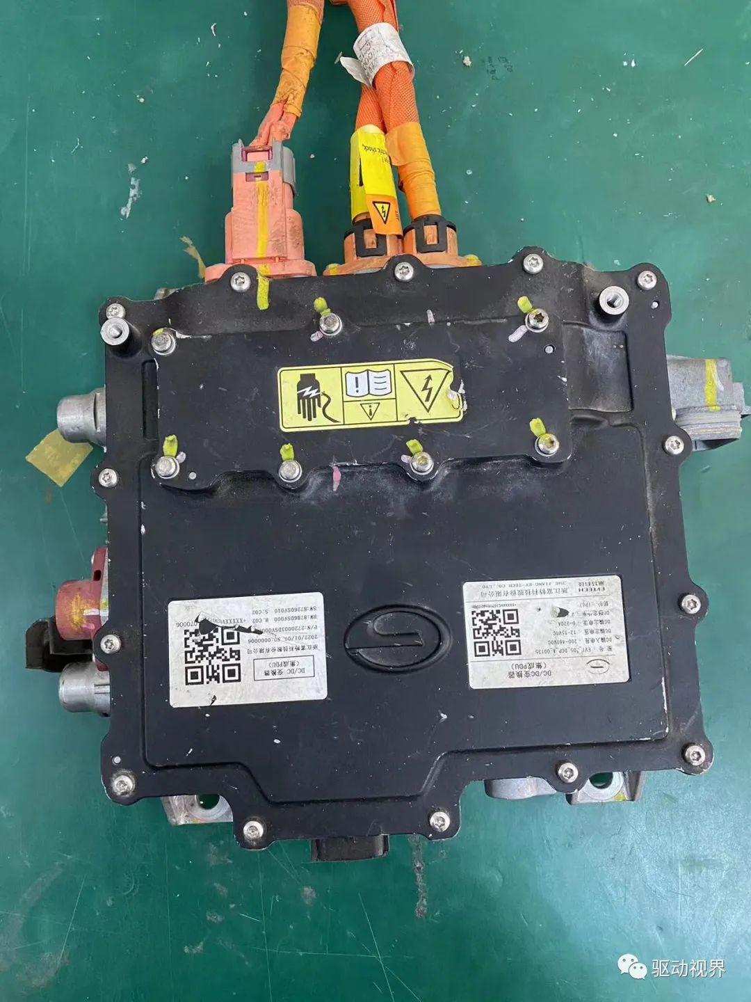 新能源汽车DC/DC变换器及实物拆机图w12.jpg