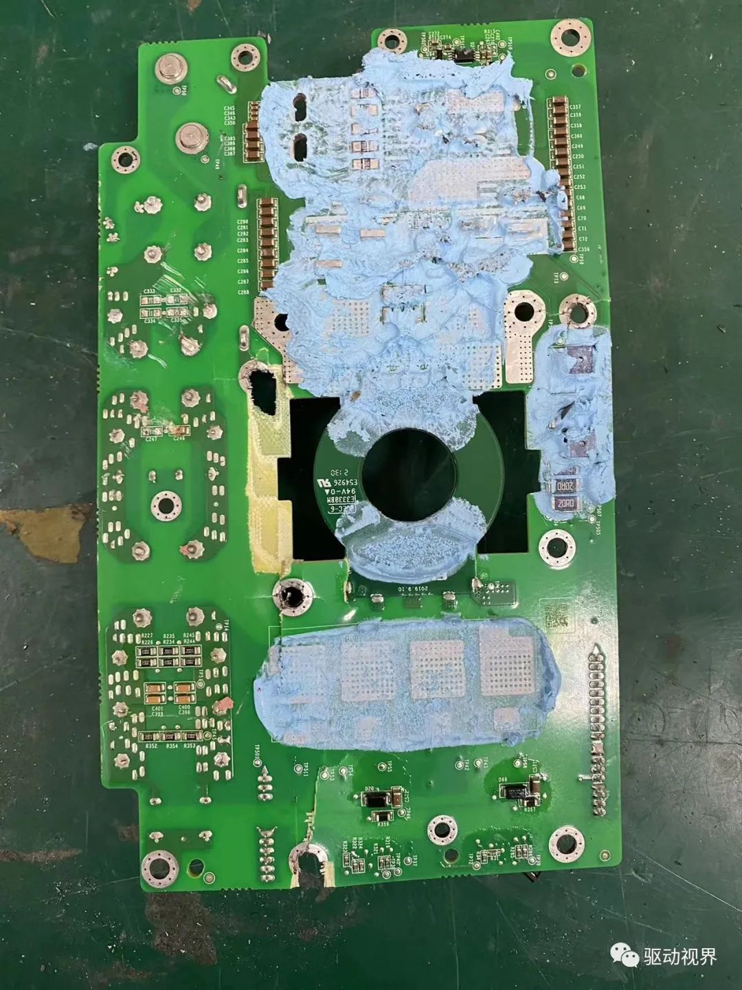 新能源汽车DC/DC变换器及实物拆机图w33.jpg