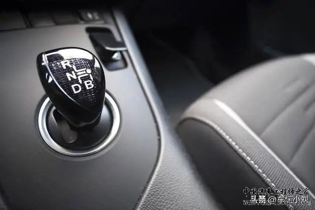 分析丨汽车传动系统大比拼：MT、AT、CVT、DCT有什么区别？w6.jpg