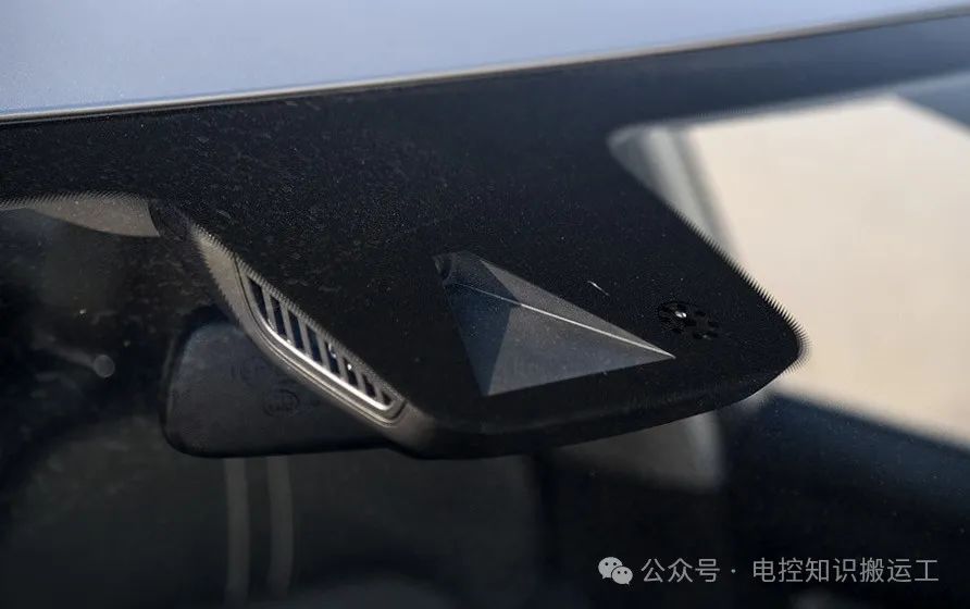 智能汽车摄像头类型及功能介绍w2.jpg
