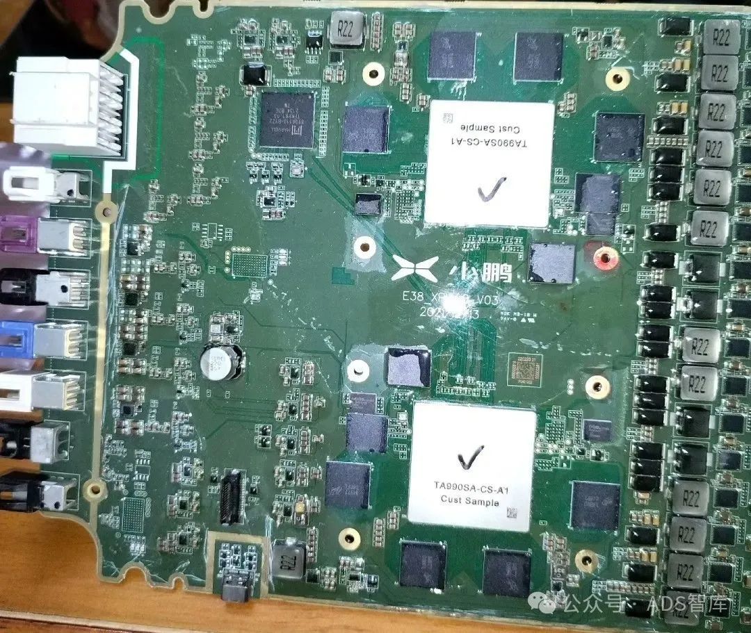 12 个智能驾驶及智能座舱控制器 PCB 板大赏w9.jpg