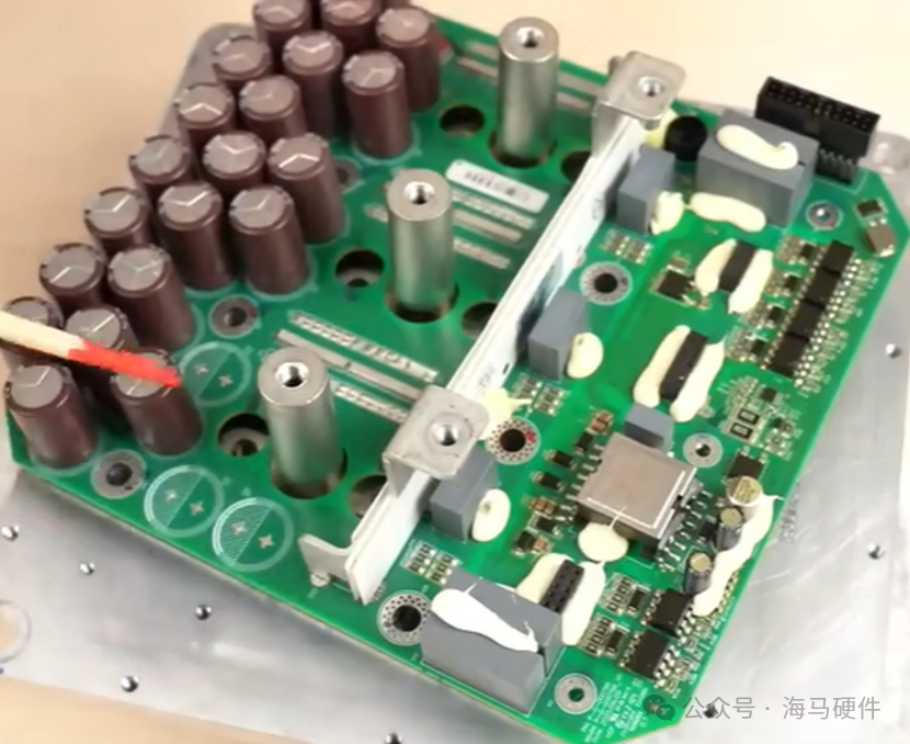 五菱宏光EV英搏尔电机控制器拆解分析w7.jpg