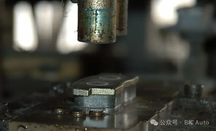 刹车片的制造过程w6.jpg