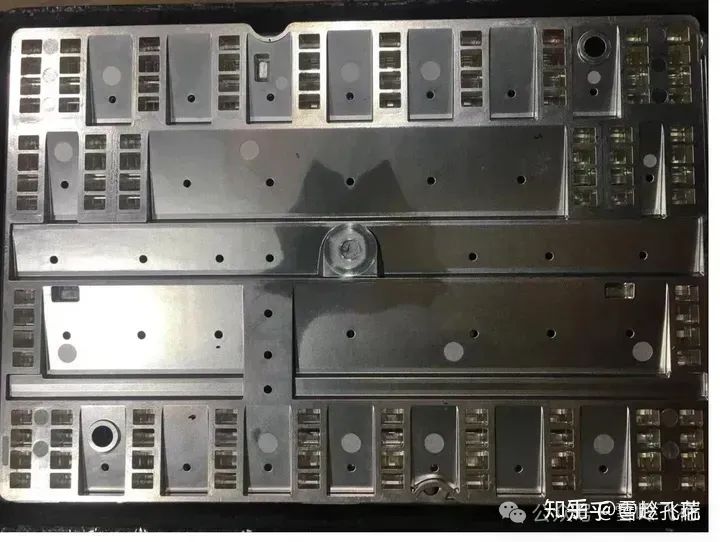 4D成像毫米波雷达方案和34家主要雷达公司产品w24.jpg
