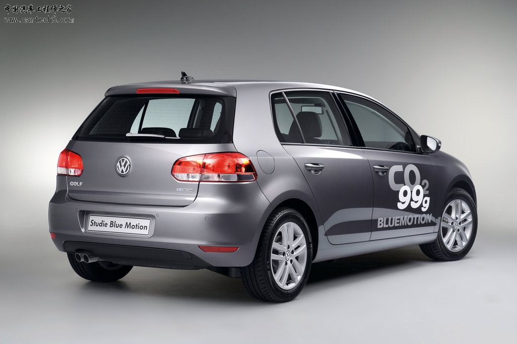 2009 Volkswagen Golf BlueMotion Concept 02.jpg