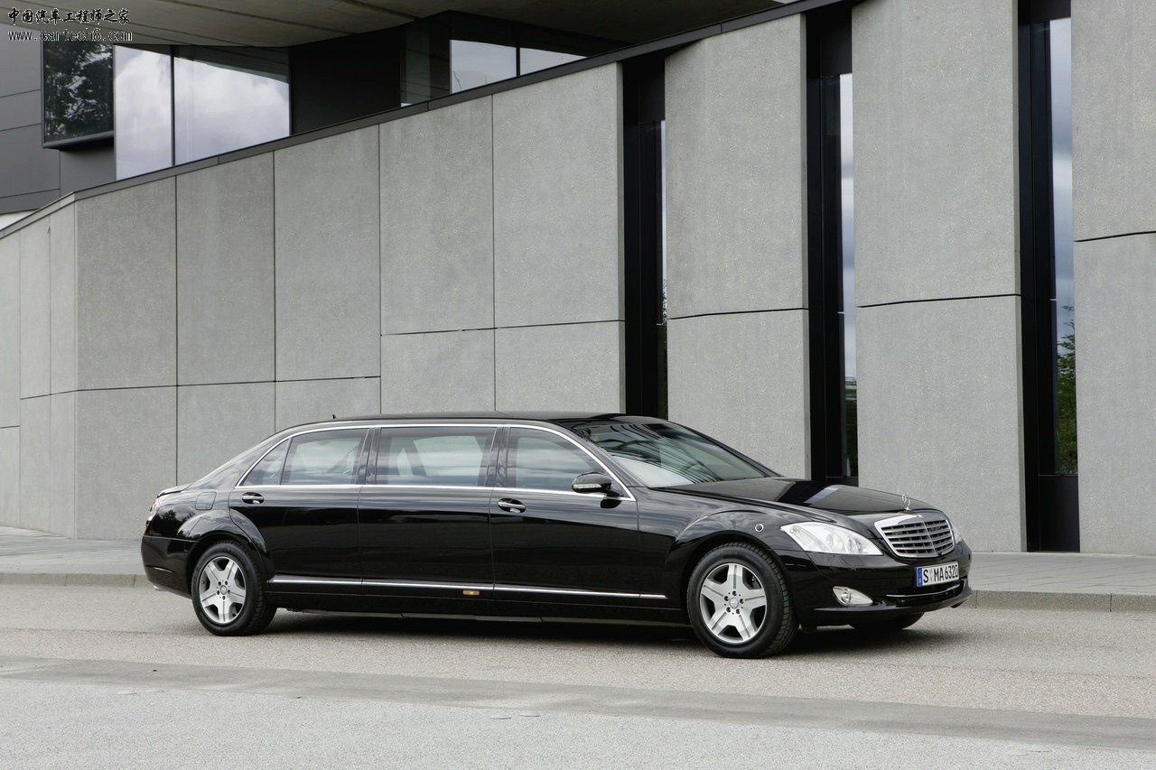 2009-Mercedes-Benz-S-600-Pullman-Guard-Limousine-05.jpg