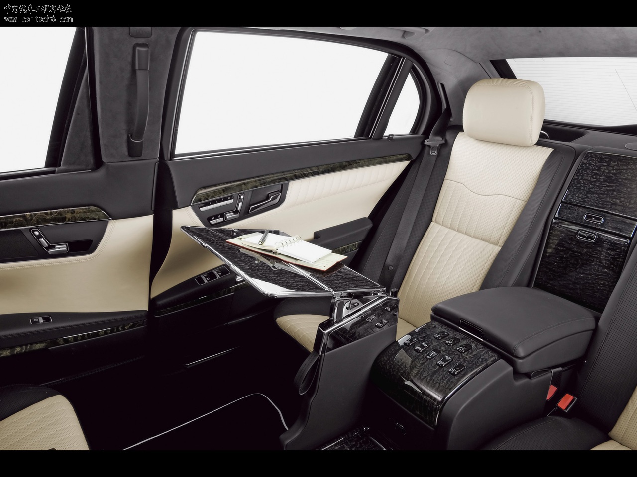 2009-Mercedes-Benz-S-600-Pullman-Guard-Limousine-Rear-Seat-1280x960.jpg