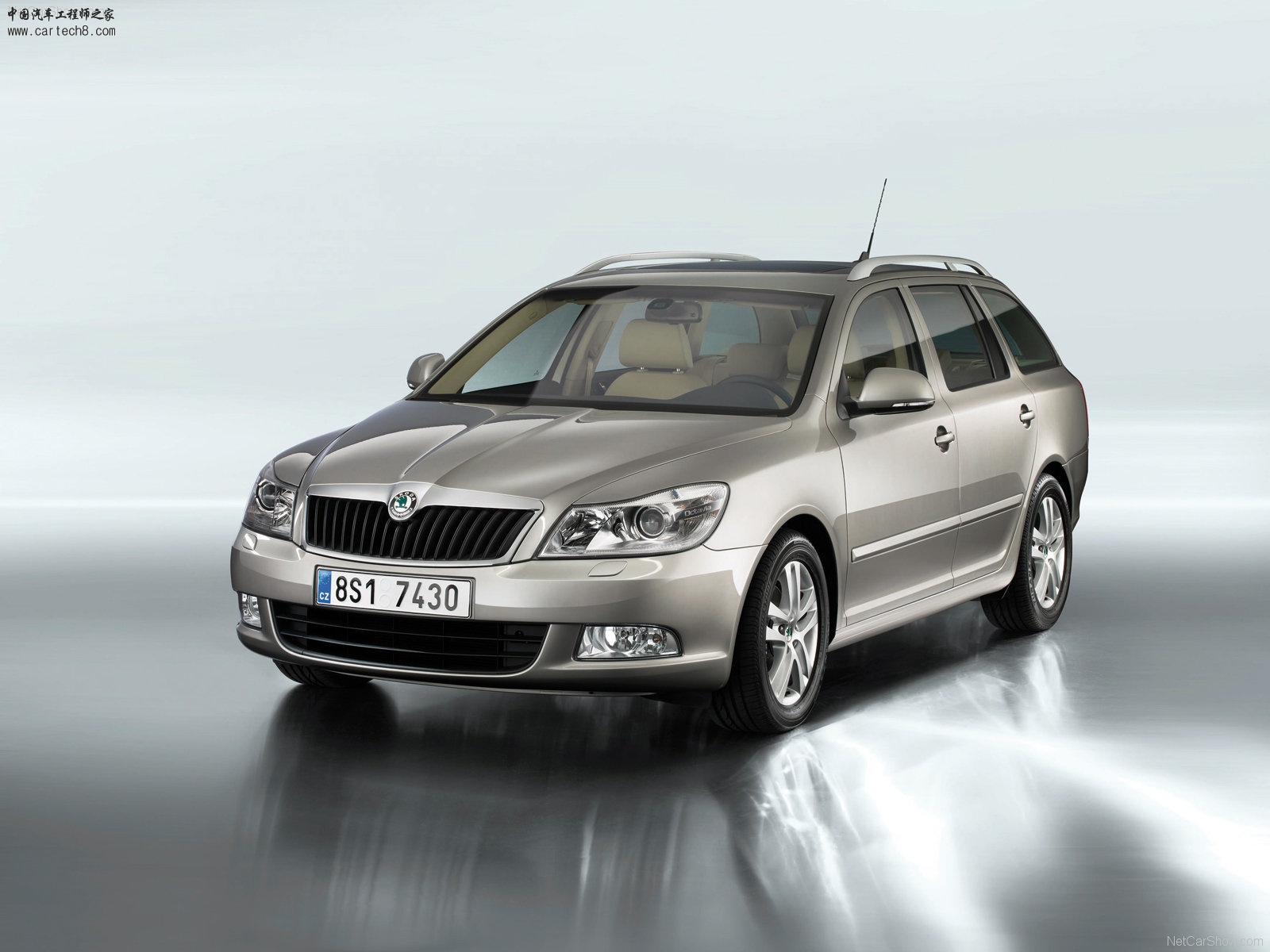 2009-Skoda-Octavia-Combi-1600x1200-0b.jpg