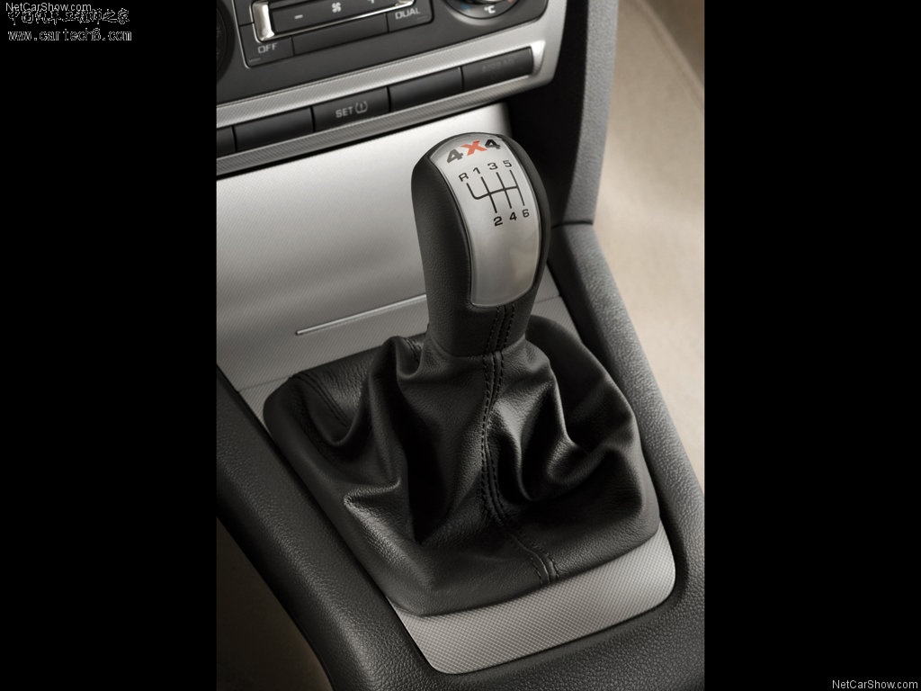 2009-Skoda-Octavia-Combi-1024x768-10.jpg