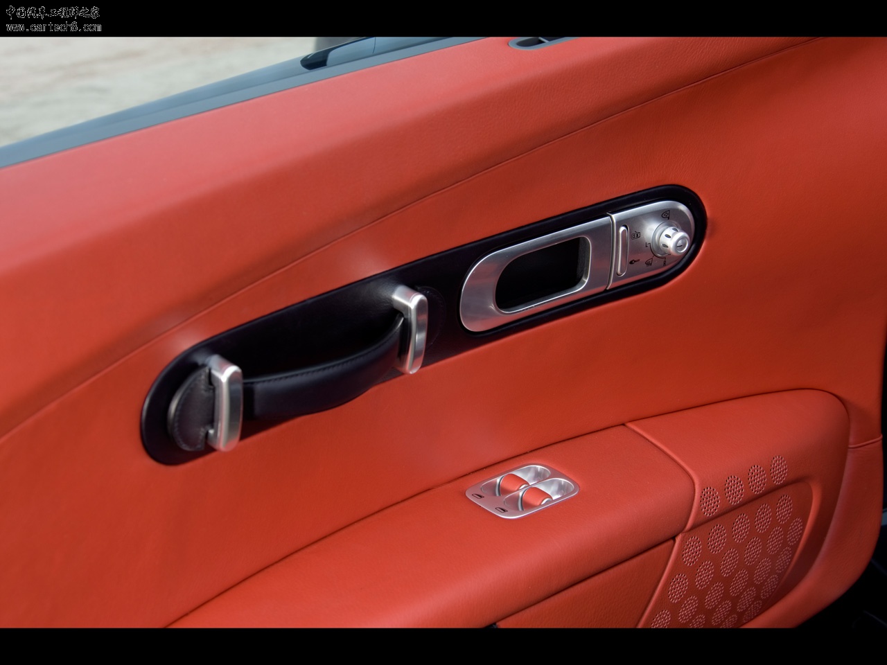 2009-Bugatti-Veyron-Fbg-par-Hermes-New-Color-Combinations-Door-Panel-1280x960.jpg