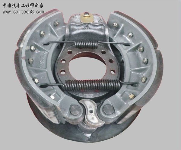 上端支承销有间隙