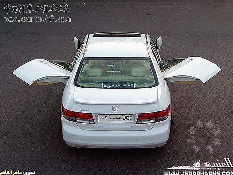 4bb308be02000rf5.jpg